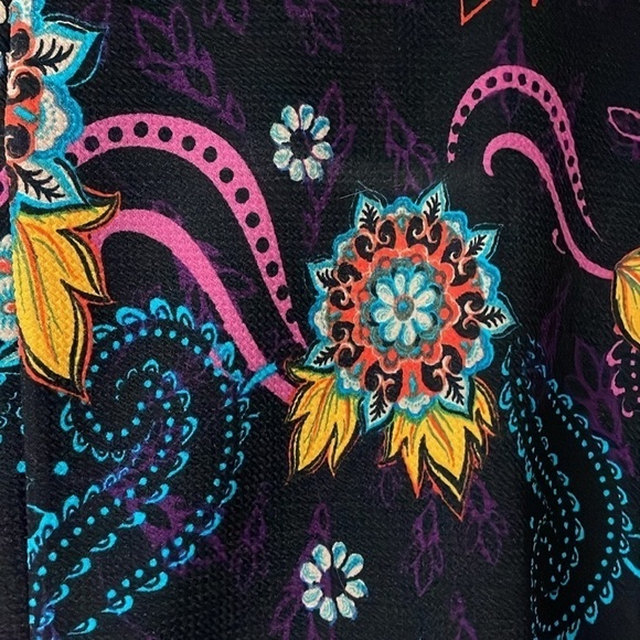 Size small floral LulaRoe Cassie pencil skirt - Picture 2 of 4